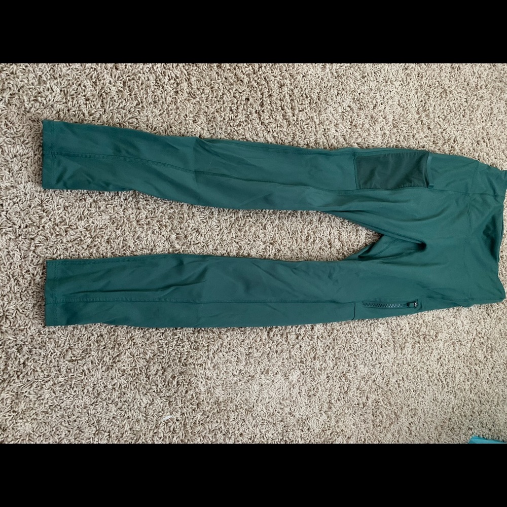 Fabletics full length leggings. Side pocket